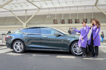 FGW Customer Ambassadors show passengers to their electric car